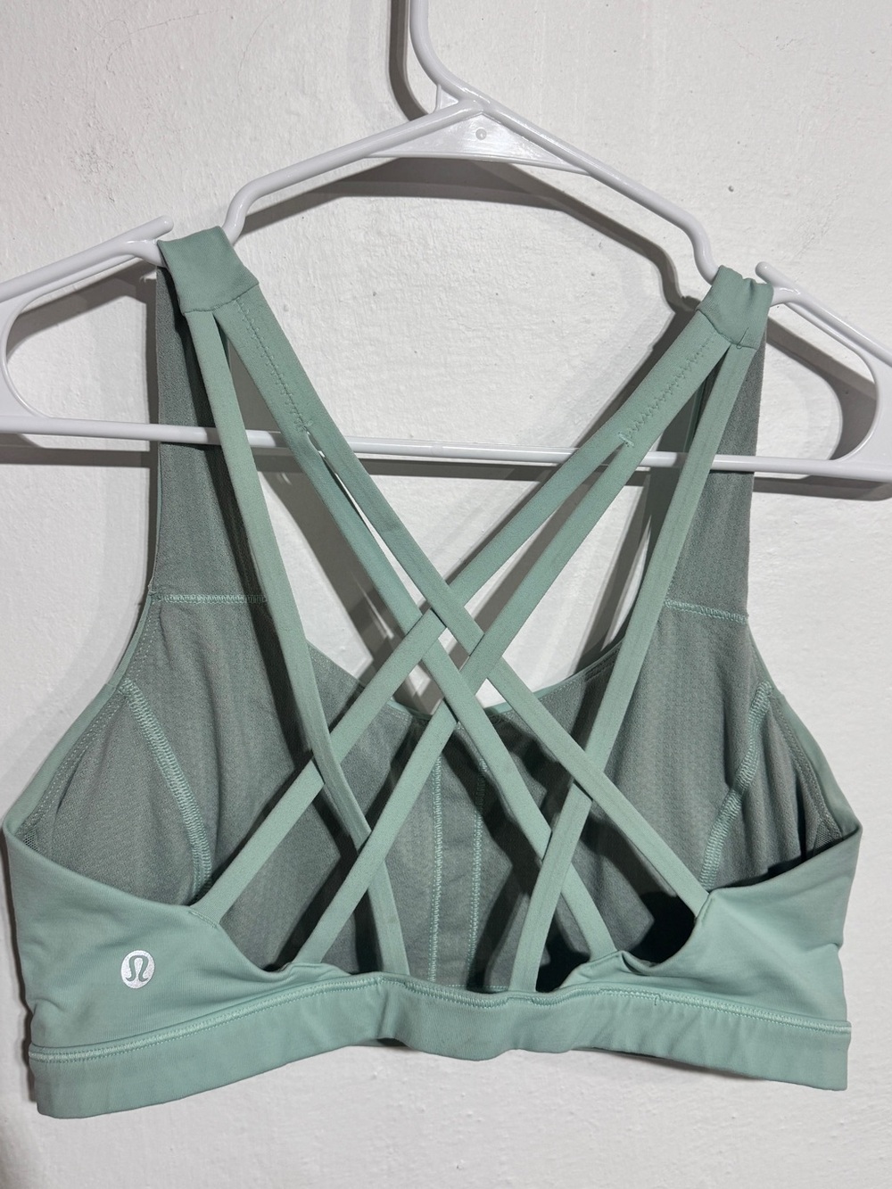 Lululemon Energy Bra *Medium Support green size 8 - Picture 4 of 5